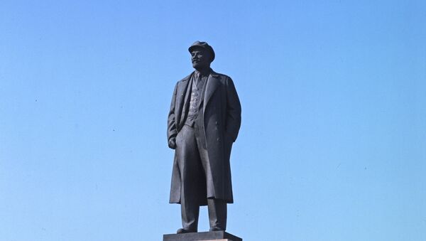 Памятник В. И. Ленину в Чебоксарах - Sputnik Việt Nam