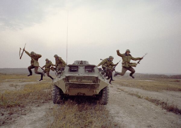 Các chiến sĩ biên phòng Quân khu Tây-Bắc trong bài tập chiến thuật - Sputnik Việt Nam
