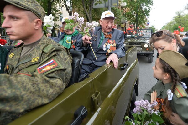 Các cựu chiến binh trong lễ kỷ niệm Ngày Chiến thắng ở Rostov-on-Don - Sputnik Việt Nam