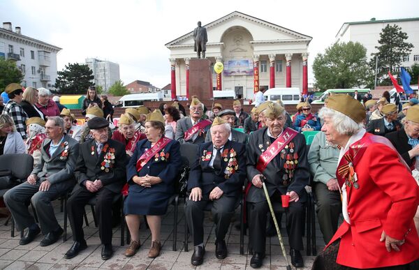Các cựu chiến binh Chiến tranh Vệ quốc Vĩ đại vào ngày kỷ niệm Chiến thắng ở Novorossiysk - Sputnik Việt Nam