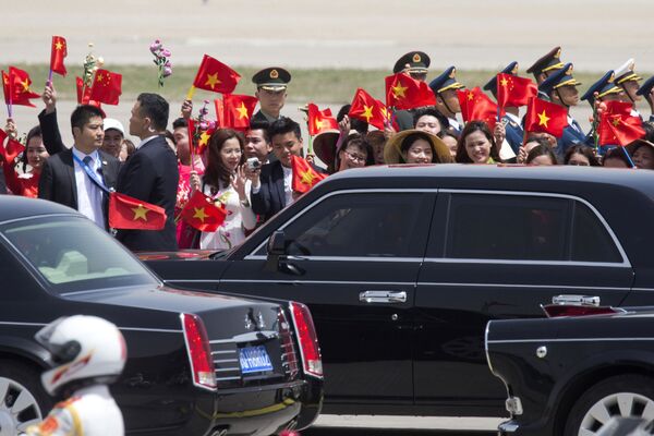 Phái đoàn chào đón Chủ tịch nước Việt Nam Trần Đại Quang tại sân bay Bắc Kinh - Sputnik Việt Nam