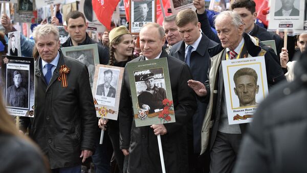 Tổng thống Nga Vladimir Putin tham gia hoạt động tôn vinh “Trung đoàn Bất tử” - Sputnik Việt Nam