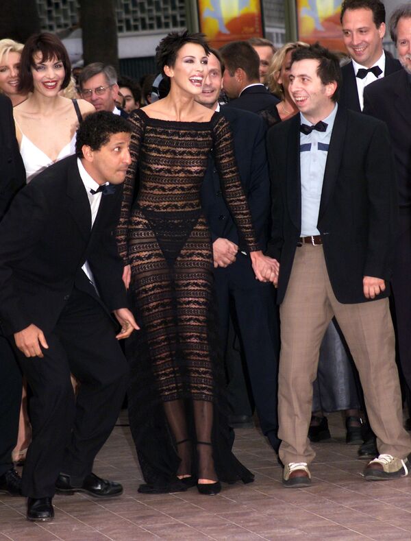 Các diễn viên Pháp Smain (trái) và Michel Muller (phải) tại Cannes lần thứ 52 năm 1999. - Sputnik Việt Nam