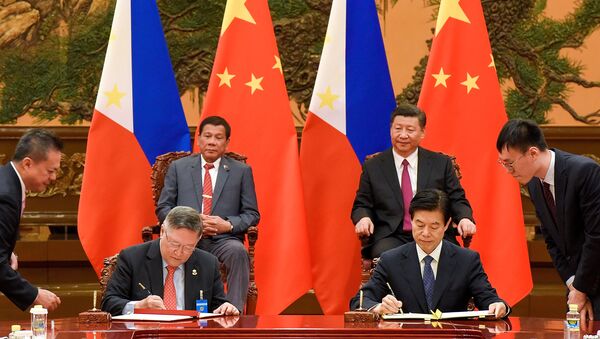 Chủ tịch Trung Quốc Tập Cận Bình và Tổng thống Philippines Rodrigo Datert - Sputnik Việt Nam