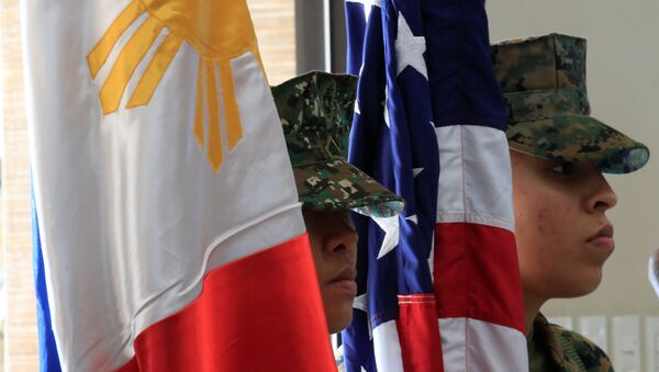 hai cờ Philippines và Mỹ - Sputnik Việt Nam