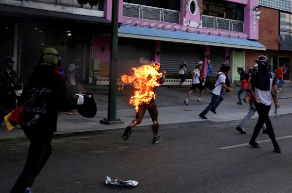 Venezuela. Biểu tình chống chính sách của Tổng thống Nicolas Maduro ở Caracas - Sputnik Việt Nam