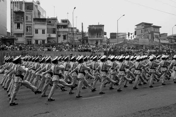 Cảnh sát quân sự  trong cuộc duyệt binh kỷ niệm 1000 năm Thăng Long-Hà Nội - Sputnik Việt Nam