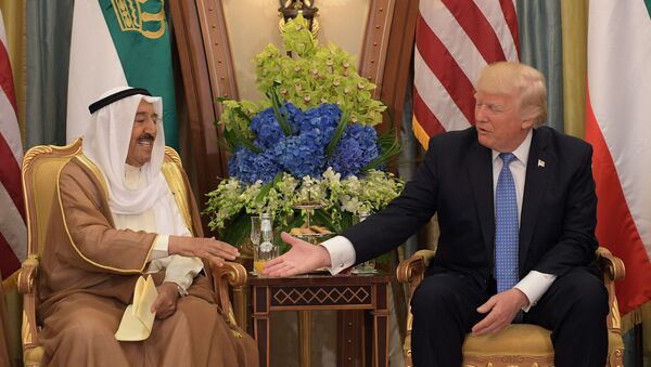 Tổng thống Mỹ Donald Trump cùng vua Salman bin Abdulaziz Al Saud của Saudi Arabia tại cung Al Murabba ở Riyadh. 20 tháng 5 năm 2017 - Sputnik Việt Nam