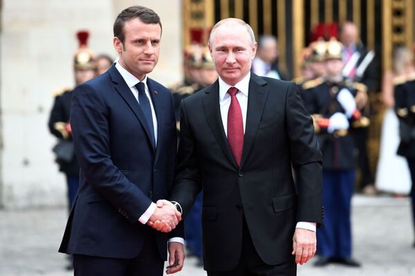 Tổng thống Putin hội đàm với Tổng thống Pháp Emmanuel Macron Tổng thống Putin hội đàm với Tổng thống Pháp Emmanuel Macron - Sputnik Việt Nam