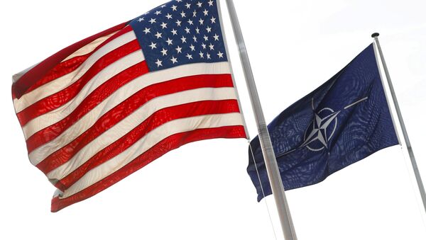 cờ NATO và Mỹ - Sputnik Việt Nam