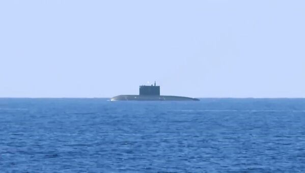 Tàu ngầm Nga Krasnodar ở Biển Địa Trung Hải. - Sputnik Việt Nam