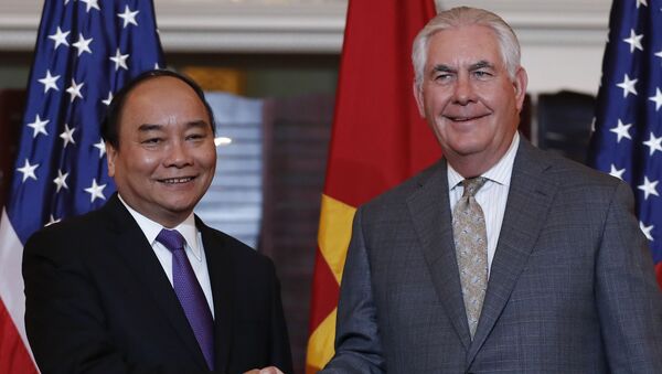 Ngoại trưởng Mỹ Rex Tillerson và Thủ tướng Nguyễn Xuân Phúc tại Washington - Sputnik Việt Nam