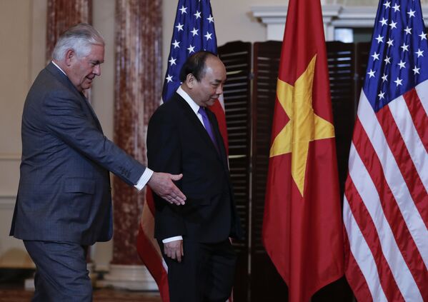 Ngoại trưởng Mỹ Rex Tillerson tiếp Thủ tướng Nguyễn Xuân Phúc ở Washington, DC - Sputnik Việt Nam