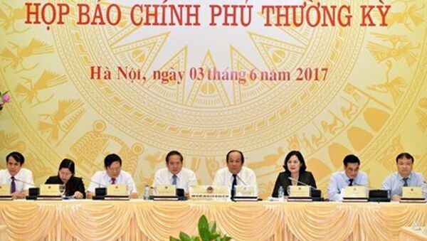 Đại diện các bộ ngành tham dự cuộc họp báo Chính phủ thường kỳ. - Sputnik Việt Nam