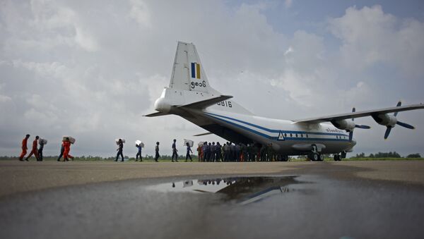 Máy bay Shaanxi Y-8 của Myanmar - Sputnik Việt Nam