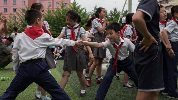Trẻ em Triều Tiên trong buổi tập luyện. - Sputnik Việt Nam