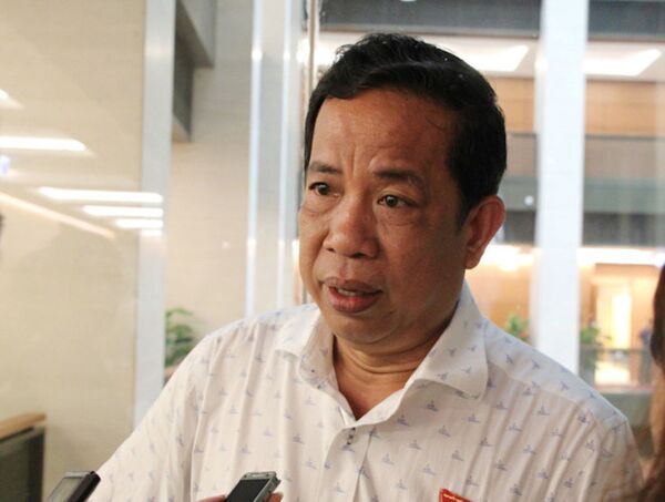 ĐB Đặng Thuần Phong: Đất nước này không thiếu người làm cán bộ ĐB Đặng Thuần Phong: Đất nước này không thiếu người làm cán bộ - Sputnik Việt Nam