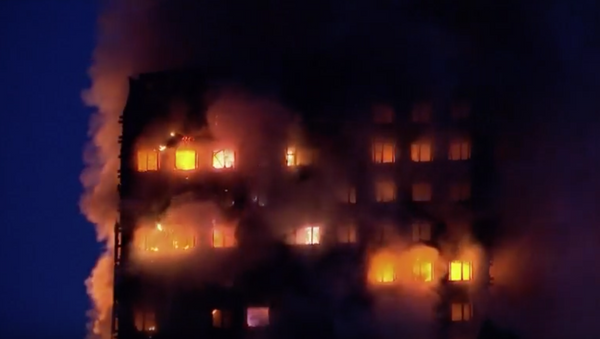 Tại London, đám cháy lớn bao trùm tòa nhà chung cư - Sputnik Việt Nam