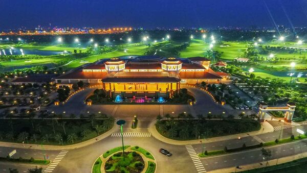 Cận cảnh khu sân golf hoành tráng trong sân bay Tân Sơn Nhất như thách thức dư luận và các cơ quan chức năng. - Sputnik Việt Nam