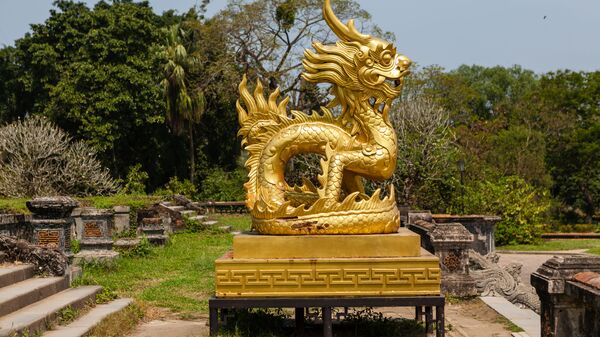 Rồng Vàng trên Hoàng thành ở Huế, Việt Nam - Sputnik Việt Nam