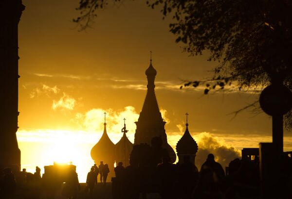 Nhà thờ Áo choàng Đức Mẹ (còn có tên là nhà thờ Thánh Vasily Khổ hạnh), Moskva - Sputnik Việt Nam