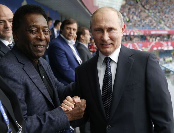 Cầu thủ Pele và Tổng thống Nga Vladimir Putin - Sputnik Việt Nam