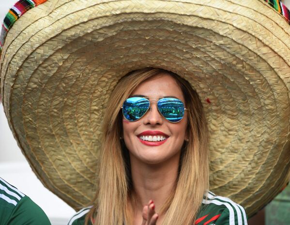 Một người hâm mộ trong một trận đấu giữa Bồ Đào Nha và Mexico, Cup bóng đá Liên đoàn các châu lục 2017 - Sputnik Việt Nam