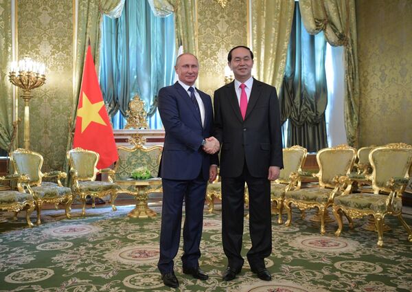 Tổng thống LB Nga Vladimir Putin và Chủ tịch CHXHCN Việt Nam Trần Đại Quang. - Sputnik Việt Nam