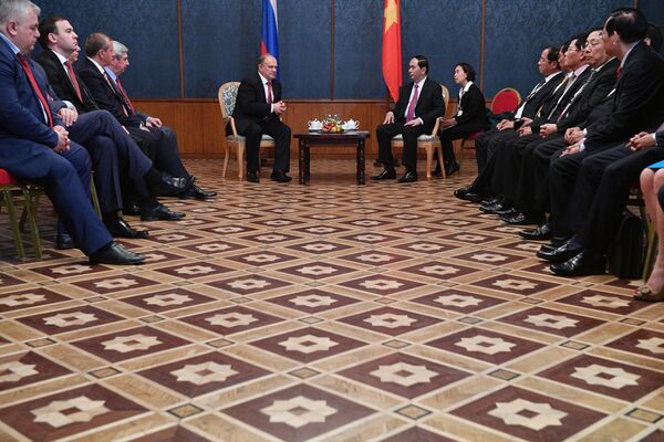 Chủ tịch Ủy ban TƯ Đảng Cộng sản Nga Gennady Zyuganov tại cuộc gặp Chủ tịch CHXHCN Việt Nam Trần Đại Quang ở Matxcơva. - Sputnik Việt Nam