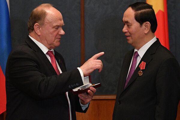 Ngày 29 tháng Sáu lãnh đạo Đảng Cộng sản Nga G.A. Zyuganov đã gặp Chủ tịch Việt Nam Trần Đại Quang. Ngày 29 tháng Sáu lãnh đạo Đảng Cộng sản Nga G.A. Zyuganov đã gặp Chủ tịch Việt Nam Trần Đại Quang. - Sputnik Việt Nam