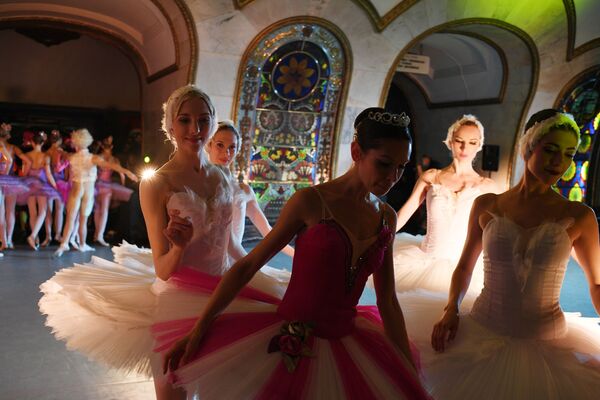Các diễn viên Nhà hát Ballet Kremlin, đêm biểu diễn tại Cung Kremlin - Sputnik Việt Nam
