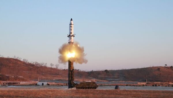 A view of the test-fire of Pukguksong-2 guided by North Korean leader Kim Jong Un on the spot, in this undated photo released by North Korea's Korean Central News Agency (KCNA) in Pyongyang February 13, 2017 - Sputnik Việt Nam