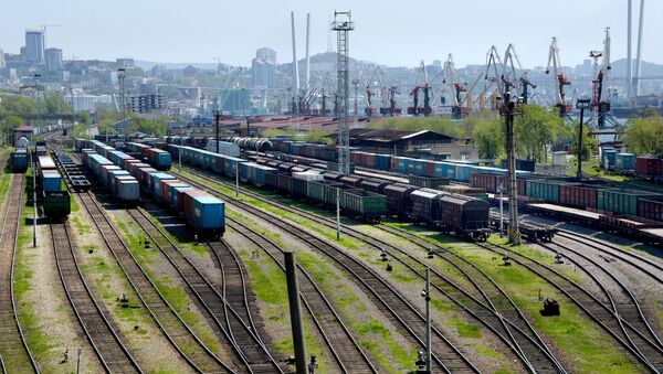 Russian cities. Railway tracks in Vladivostok. - Sputnik Việt Nam
