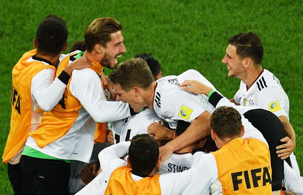 Đội tuyển quốc gia Đức ăn mừng chiến thắng trước đội tuyển Chile trong trận chung kết Cúp Liên đoàn các châu lục 2017. - Sputnik Việt Nam