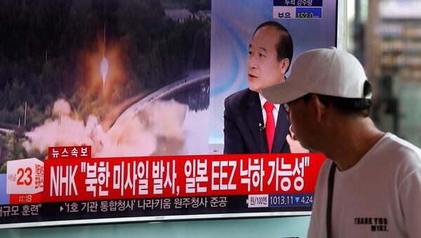 Новость про запуск баллистической ракеты в КНДР на сеульском вокзале - Sputnik Việt Nam