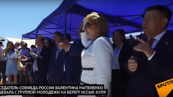 Dân mạng ngưỡng mộ video Chủ tịch Hội đồng Liên bang Nga Valentina Matviyenko nhảy múa - Sputnik Việt Nam