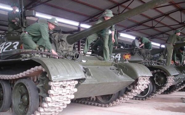 Một trong những dự án hiện đại hóa điển hình là T-54M3 – hợp tác với Israel nâng cấp thêm giáp phản ứng nổ, thay pháo chính bằng khẩu 105mm M68 rãnh xoắn bắn được tên lửa chống tăng, trang bị hệ thống điều khiển hỏa lực hiện đại… - Sputnik Việt Nam
