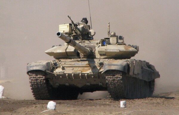 Tuy số lượng ít, nhưng đây là sự bổ sung đáng giá cho lực lượng tăng thiết giáp Việt Nam vốn bị coi là lạc hậu kể từ sau những năm 1990. Thực tế đã chứng minh chỉ cần một nhúm nhỏ xe tăng T-90, tình hình chiến trường có thể có những đột phá. Mà cuộc chiến Syria là minh chứng rõ ràng, Nga hiện chỉ cung cung cấp cho Quân đội Syria ước chừng 20-30 chiếc nhưng đã giúp họ lật ngược tình thế trên chiến trường, từ thế bị động sang chủ động, liên tục dồn ép phiến quân. Tuy số lượng ít, nhưng đây là sự bổ sung đáng giá cho lực lượng tăng thiết giáp Việt Nam vốn bị coi là lạc hậu kể từ sau những năm 1990. Thực tế đã chứng minh chỉ cần một nhúm nhỏ xe tăng T-90, tình hình chiến trường có thể có những đột phá. Mà cuộc chiến Syria là minh chứng rõ ràng, Nga hiện chỉ cung cung cấp cho Quân đội Syria ước chừng 20-30 chiếc nhưng đã giúp họ lật ngược tình thế trên chiến trường, từ thế bị động sang chủ động, liên tục dồn ép phiến quân. - Sputnik Việt Nam