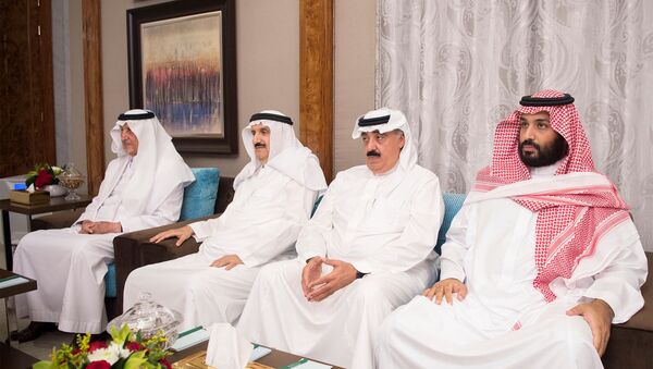 Saudi Deputy Crown Prince Mohammed bin Salman (R) attends a meeting between Emir of Kuwait Sabah Al-Ahmad Al-Jaber Al-Sabah and Saudi Arabia's King Salman bin Abdulaziz Al Saud in Jeddah, Saudi Arabia, June 6, 2017. - Sputnik Việt Nam