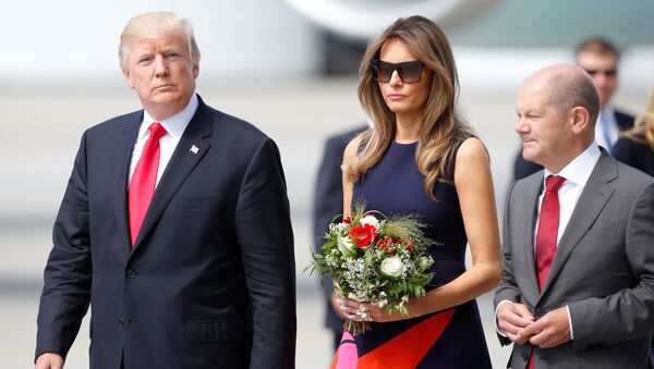 Президент США Дональд Трамп и первая леди Мелания Трамп прибывают на саммит лидеров G20 в Гамбурге, Германия - Sputnik Việt Nam