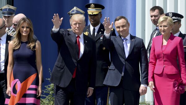 Президент США Дональд Трамп и президент Польши Анджей Дуда с женами во время встречи в Варшаве - Sputnik Việt Nam