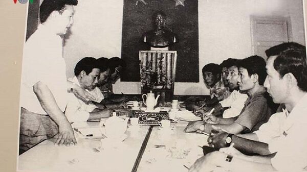 Ban chuyên án LH90 của Tổng cục An ninh họp bàn kế hoạch đấu tranh chống “Chiến dịch Đông Xuân” của tổ chức phản động “Liên đảng Cách mạng Việt Nam”, tháng 2/1993. - Sputnik Việt Nam