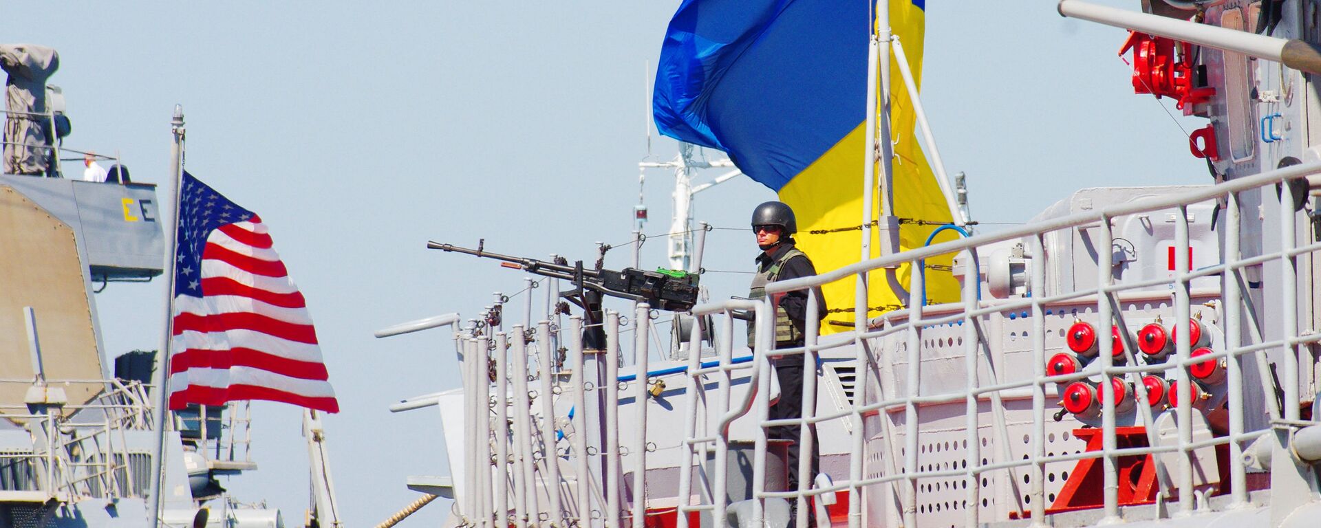 Украинско-американские военные учения Sea Breeze-2015 в Черном море - Sputnik Việt Nam, 1920, 13.02.2022