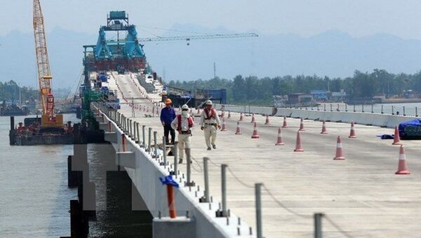 Trên công trường xây dựng cầu Tân Vũ-Lạch Huyện. - Sputnik Việt Nam