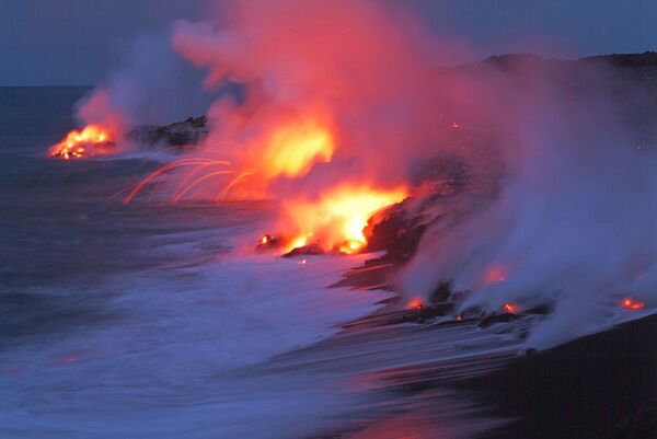 Hoạt động của núi lửa Kilauea dưới đáy Thái Bình dương, trong Vườn Quốc gia “Núi lửa Hawaii” - Sputnik Việt Nam
