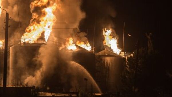 Cháy cơ sở dầu mỏ ở tỉnh Kiev - Sputnik Việt Nam