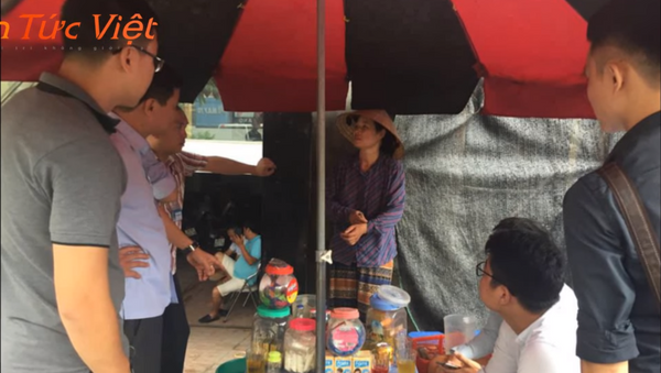 Người phụ nữ bị vụ bán nước rửa chân kể sự thật - Sputnik Việt Nam