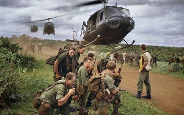 Quân Mỹ trong Chiến tranh Việt Nam sử dụng một chiến thuật rất khác so với kiểu chiến tranh quy ước. Thay vì chiếm đất, lấn đất thì Mỹ và chư hầu chỉ mở những cuộc càn quét lớn trong một thời gian sau đó lại rút lui, bỏ lại khu vực đó cho phía quân giải phóng tái tiếp quản. - Sputnik Việt Nam