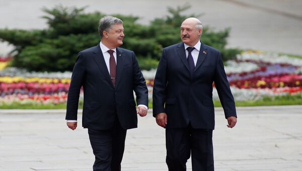 Президент Украины Петр Порошенко и президент Белоруссии Александр Лукашенко в Киеве - Sputnik Việt Nam