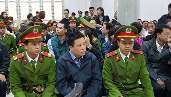 Hà Văn Thắm tại phiên tòa sơ thẩm lần 1 hồi tháng 3 - Sputnik Việt Nam